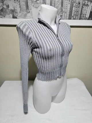 Chaqueta Bershka gris canalé cremallera