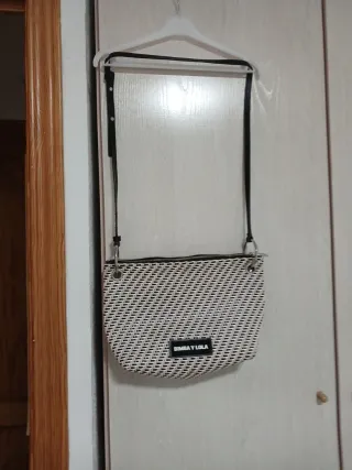 Bolso bandolera Bimba y Lola blanco y negro