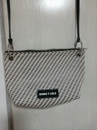 Bolso bandolera Bimba y Lola blanco y negro