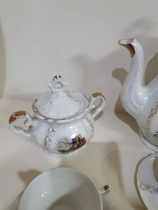 Servizio da tè in porcellana
