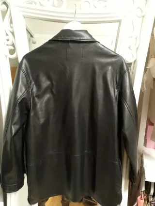 Chaqueta-camisa piel negra Stradivarius