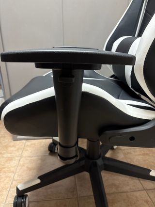 Silla Gaming Negra y Blanca Nueva