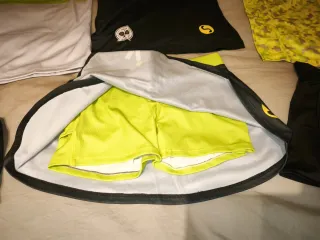 Pack Ropa Pádel: 3 Faldas y Camisetas