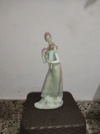 Lladro Madre con Niño