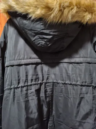 Abrigo Lefties Negro con Capucha y Pelo