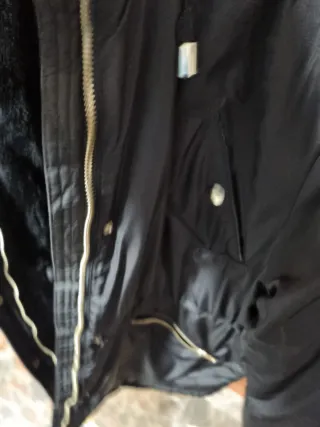 Abrigo Lefties Negro con Capucha y Pelo