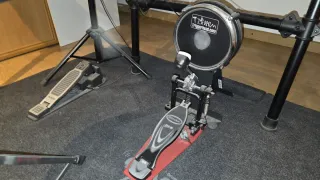 Batería Electrónica Alesis DM10 Studio Kit