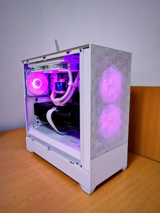 PC Gaming RX 9070 XT Ryzen 7 7800X3D 32GB DDR5