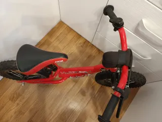 Bicicleta sin pedales Conor Roja