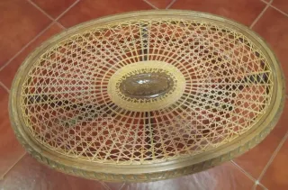 Mesa Oval em Palhinha