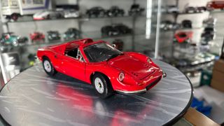 Ferrari Dino gts cabrio escala 1:18
