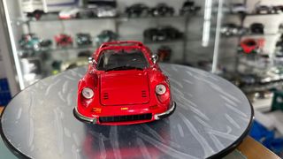 Ferrari Dino gts cabrio escala 1:18