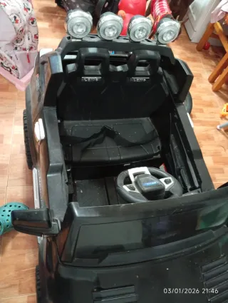 Coche a batería 4x4 Negro