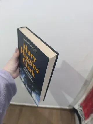 Escondido En Las Sombras