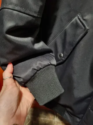 Abrigo Zara Negro con Capucha y Pelo