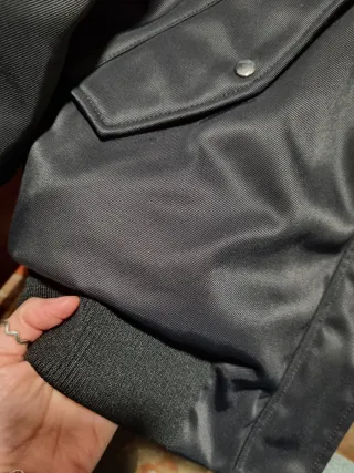 Abrigo Zara Negro con Capucha y Pelo