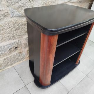 Mueble TV color madera y negro