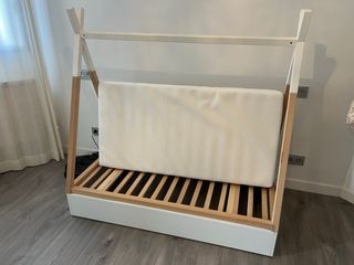 Cama tipi infantil madera y blanco