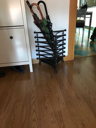 Paragüero de diseño metálico