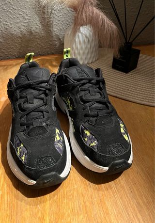 Zapatillas Nike K.2000 Negro y Verde es como nuevo