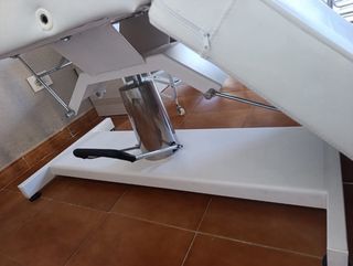 Camilla Estética Hidráulica + mesita auxiliar