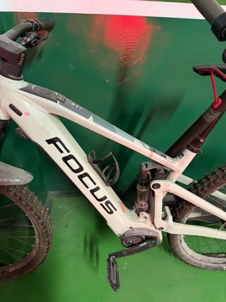 Bicicleta eléctrica Focus Jam 2 - Poco uso