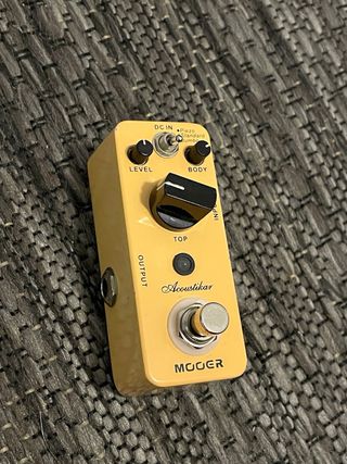 Mooer Acoustikar Simulatore Chitarra Acustica