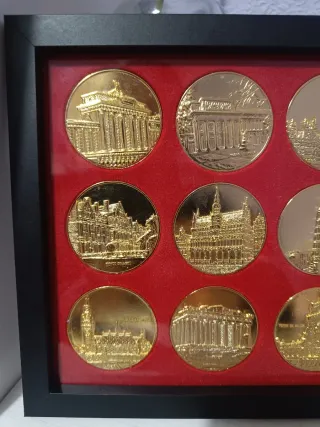 ✨ Colección CCE - Marco Negro y Fondo Rojo ✨