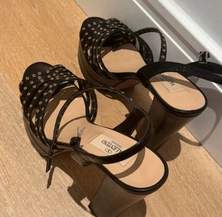 Sandalias tacón Valentino Garavani negras