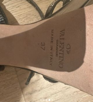 Sandalias tacón Valentino Garavani negras