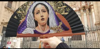 Abanico pintado a mano Virgen de Gracia
