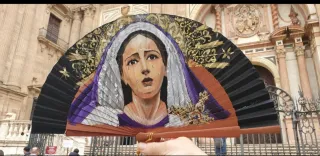 Abanico pintado a mano Virgen de Gracia
