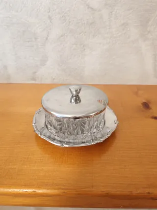 Zuccheriera o formaggiera in vetro e metallo