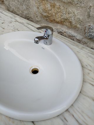 Mueble de lavabo con encimera de mármol