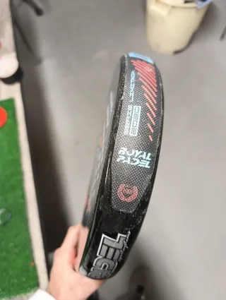 Royal Pádel M27 Carbon