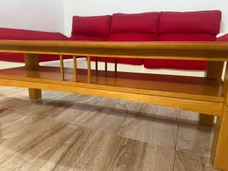 Mesa de centro de roble con diseño geométrico