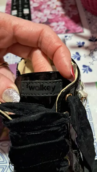 Tronchetto bambina nero con perle e fiocco