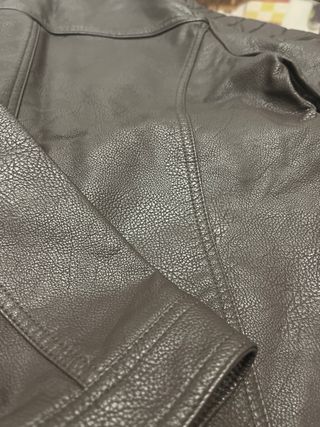 Chaqueta efecto piel marrón