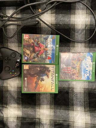 Xbox One + Mando y 3 Juegos