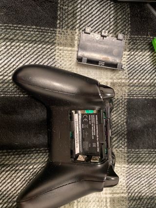 Xbox One + Mando y 3 Juegos