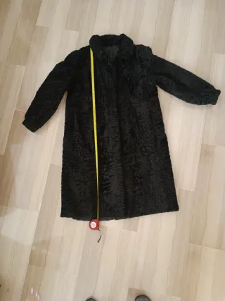 Abrigo de Astracán Negro