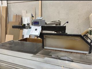 Escuadradora Automática