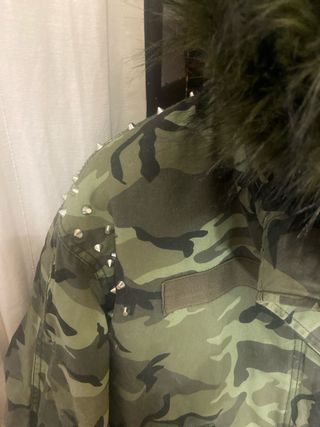Chaqueta Berskha militar con capucha