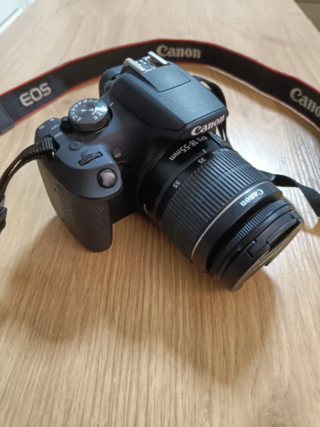 Cámara Canon EOS 2000D