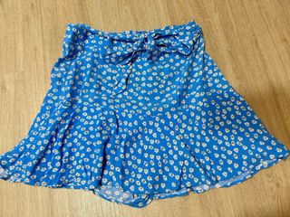 Falda pantalón azul con lazo Zara