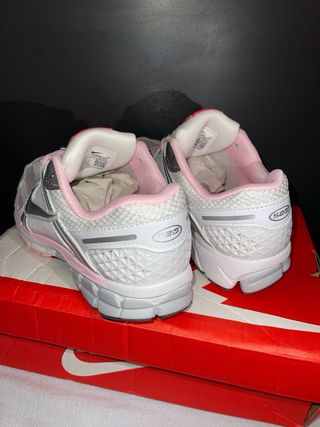 Nike Zoom Vomero 5 Pink/White