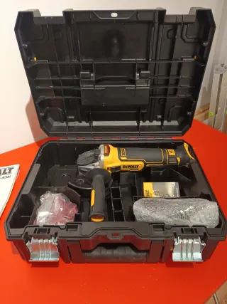 Radial DeWALT TSTAK IP54 con Maletín.