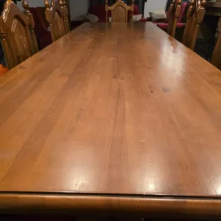 MESA DE COMEDOR DE MADERA MACIZA. !!!URGE VENDER!!