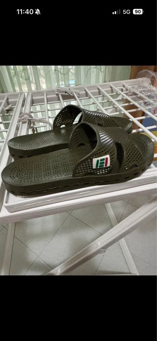 Ciabatte militari verdi