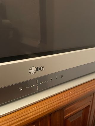 Televisor LG Flatron Beige Antiguo